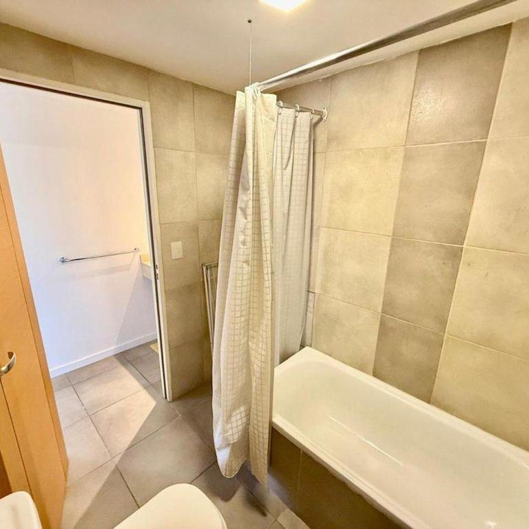 Apart Central plaza catedral Francisco Pascasio 618 San Carlos de Bariloche - Apartamento de 3 dormitorios - 3