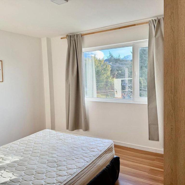 Apart Central plaza catedral Francisco Pascasio 618 San Carlos de Bariloche - Apartamento de 3 dormitorios - 12