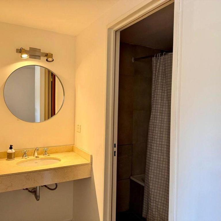 Apart Central plaza catedral Francisco Pascasio 618 San Carlos de Bariloche - Apartamento de 3 dormitorios - 14