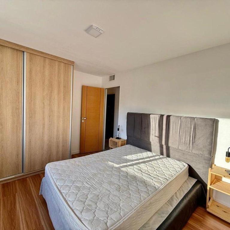 Apart Central plaza catedral Francisco Pascasio 618 San Carlos de Bariloche - Apartamento de 3 dormitorios - 20