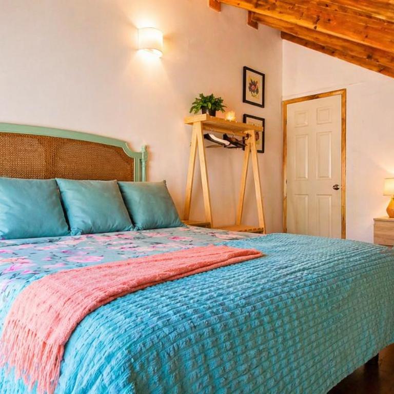 Casa Rosa - Three-Bedroom Home - 8