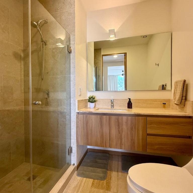 New Designer 2BR w Rooftop Pool, Gym, Stunning Views, 7 min Malecon & Beach - Two-Bedroom Superior Apartment - 39