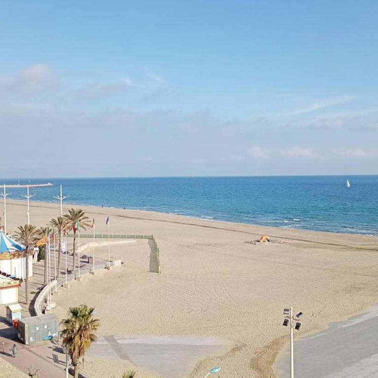 Appartement moderne, clim et parking, face mer - 4 pers. - FR-1-696-54 - Appartement - 17