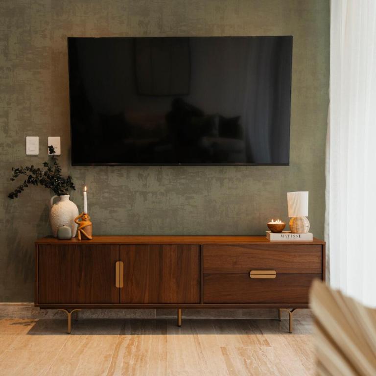 Modern 2BR Condo with Rooftop Pool Near 5th Ave - One-Bedroom Apartment - 3