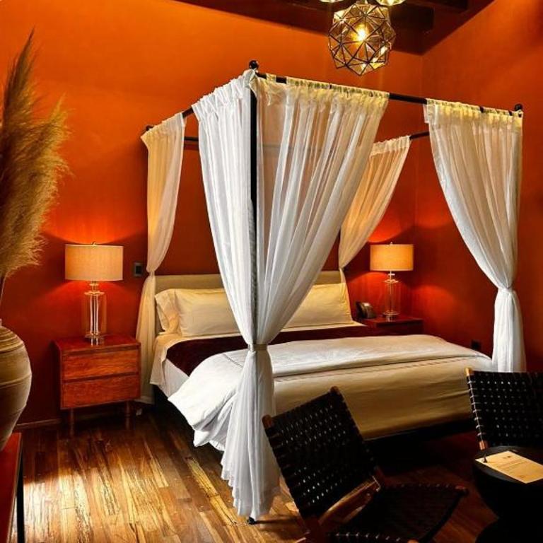 Hotel Bitos Boutique - Suite con bañera de hidromasaje y cama grande - 2