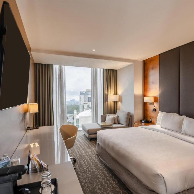 Doubletree By Hilton Mexico City Santa Fe - Suite Junior con cama extragrande y zona de estar - 1