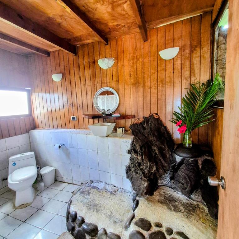 Cabaña mística Reimiro frente al mar patio de esculturas Rapa Nui - One-Bedroom House - 9