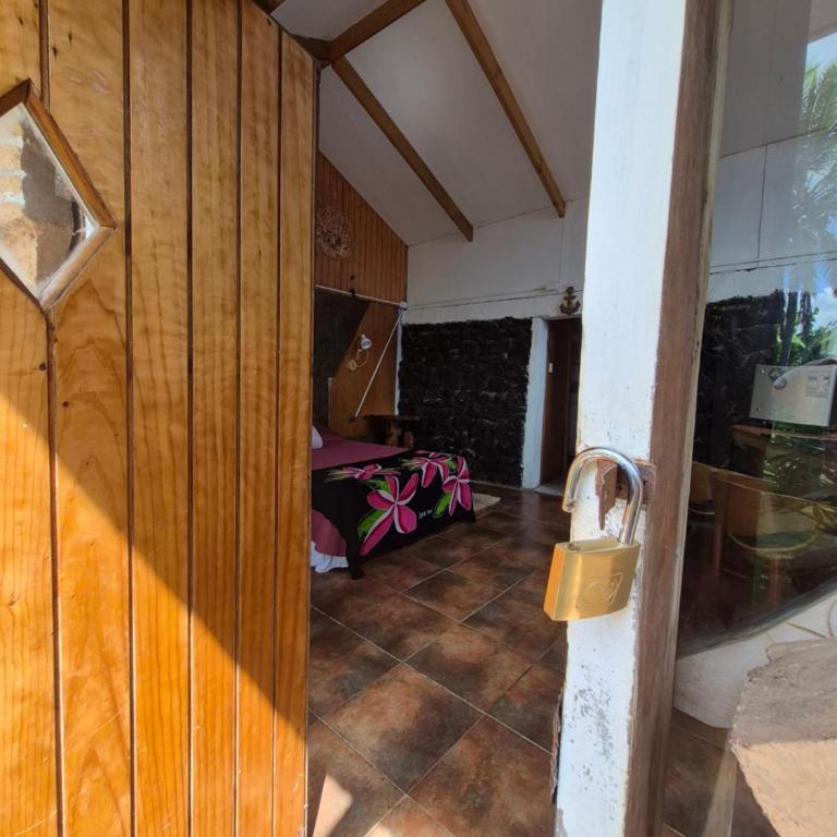 Cabaña mística Reimiro frente al mar patio de esculturas Rapa Nui - One-Bedroom House - 13