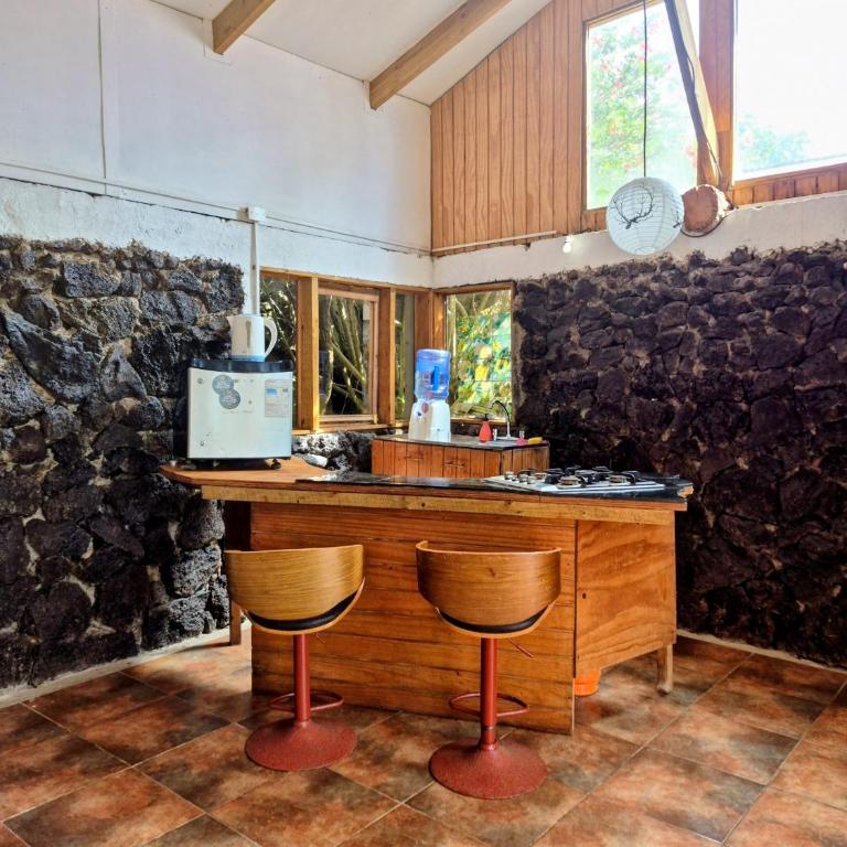 Cabaña mística Reimiro frente al mar patio de esculturas Rapa Nui - One-Bedroom House - 15