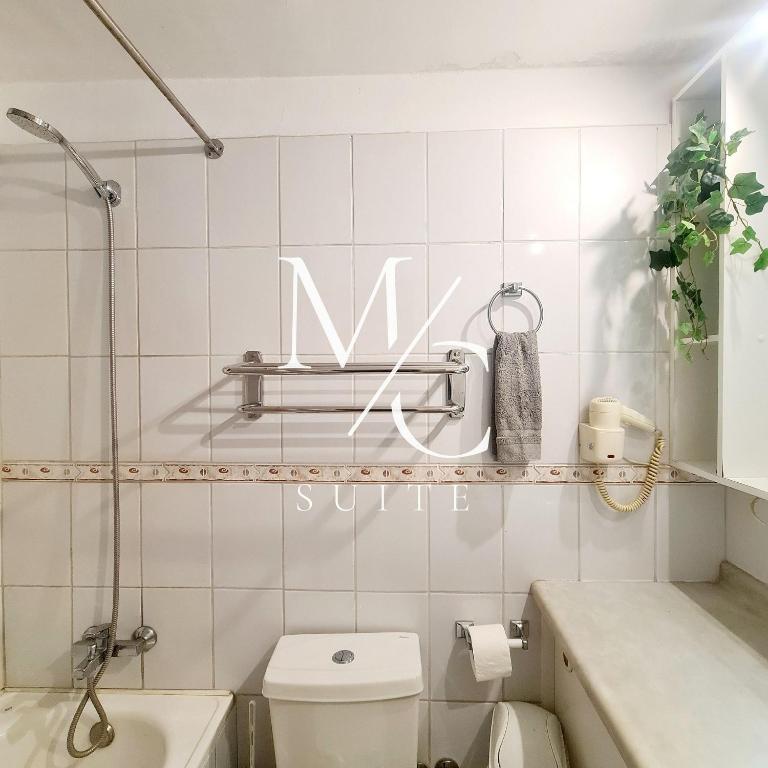 Departamento 3 Hab, primer piso. Sector sur - Three-Bedroom Apartment with Balcony - 4