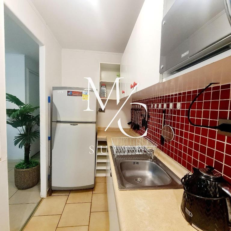 Departamento 3 Hab, primer piso. Sector sur - Three-Bedroom Apartment with Balcony - 17