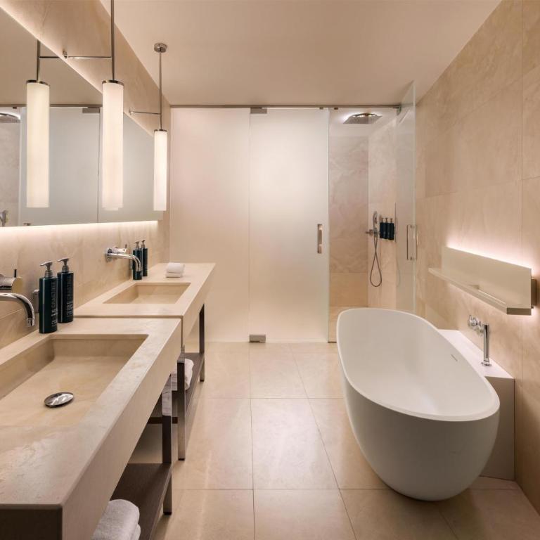 Hilton Lake Como - Junior Suite Familiare - 1