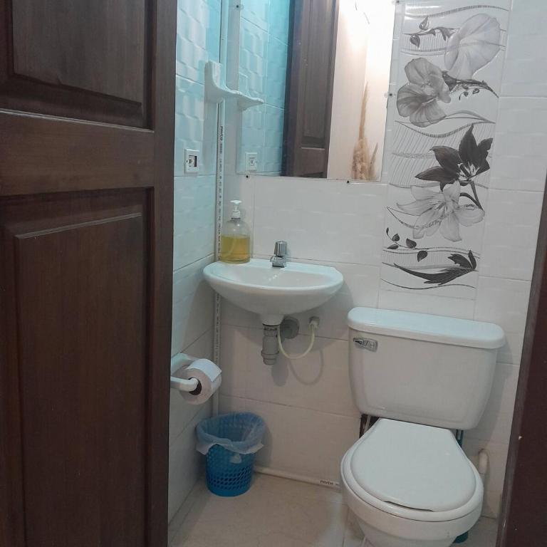 Apartamento de Gran capacidad, integral - Three-Bedroom Apartment - 8