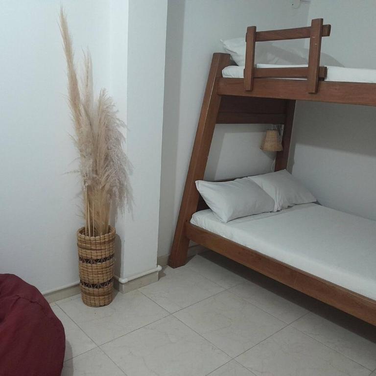 Apartamento de Gran capacidad, integral - Three-Bedroom Apartment - 13