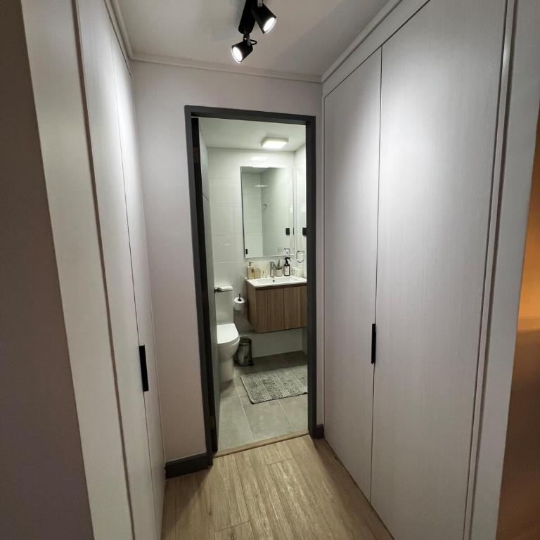 Moderno departamento en el corazón de Santiago - One-Bedroom Apartment - 23