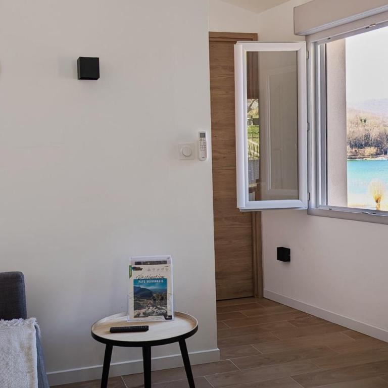 Le Lac Bleu plage privée lac de Paladru - Appartement - 4