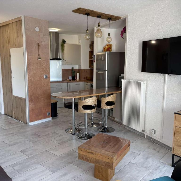 Appartement rénové, clim et parking - 6 pers. - FR-1-250-335 - Apartment - 6