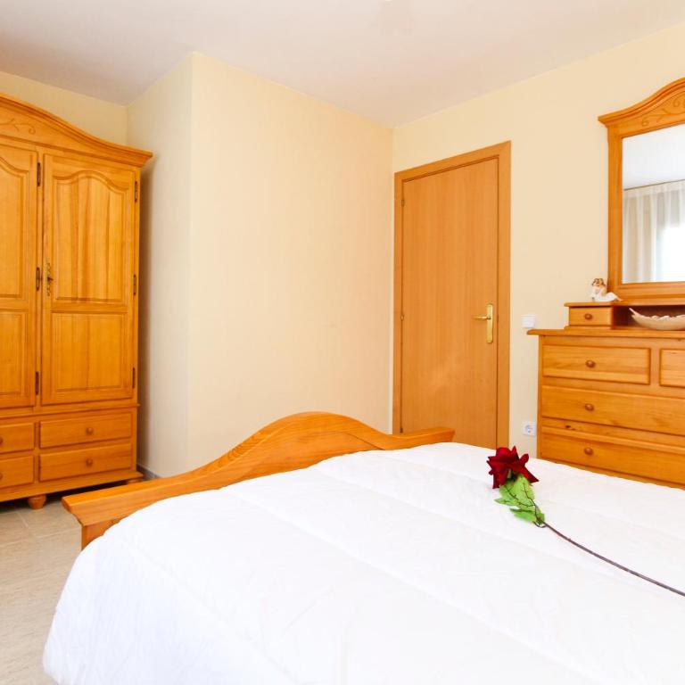 Olivers Planet Costa Dorada - Three-Bedroom Vacation Home - 17