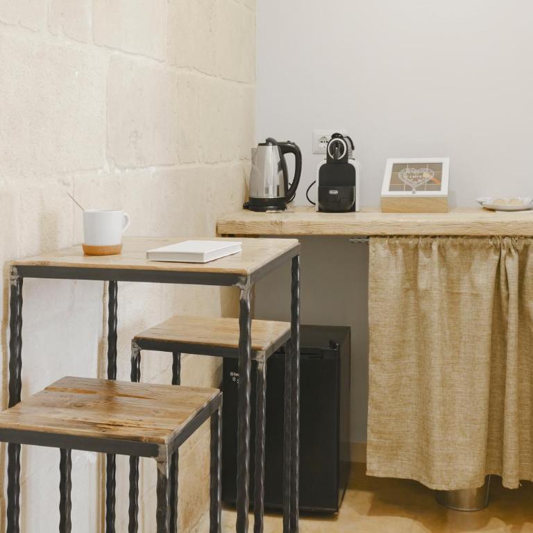 Hydria Rooms - Camera Tripla Deluxe - 10