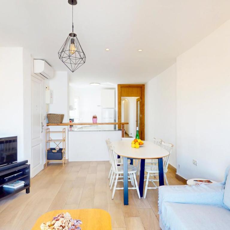 Apartamento Asun en Dénia, Ideal para grupos de hasta 6 personas en el centro de la ciudad by Family Homes Rentals - Apartamento de 3 dormitorios - 1
