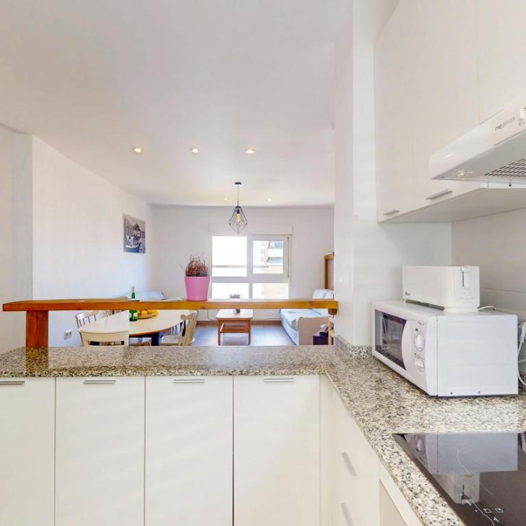 Apartamento Asun en Dénia, Ideal para grupos de hasta 6 personas en el centro de la ciudad by Family Homes Rentals - Apartamento de 3 dormitorios - 5