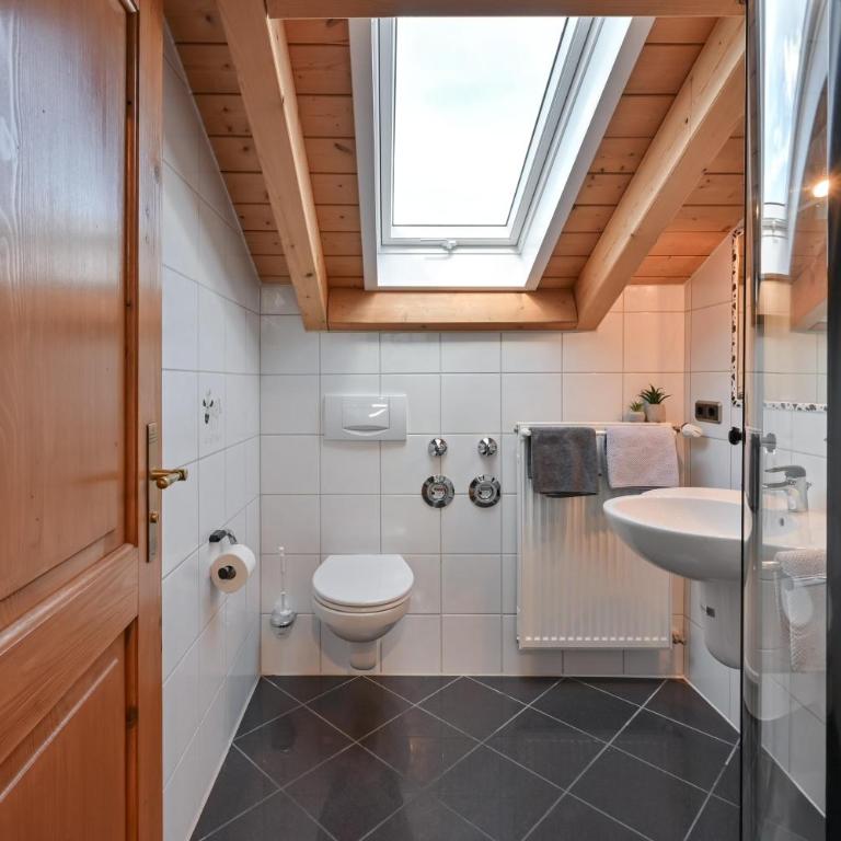 Ferienwohnung Edelweiß mit Sommer- Bergbahn unlimited kostenlos - Appartamento Superior con Sauna - 24