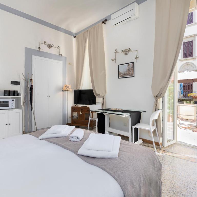 Next to the Duomo of Florence, Raffaello, with Private Patio - Monolocale con Terrazza - 8