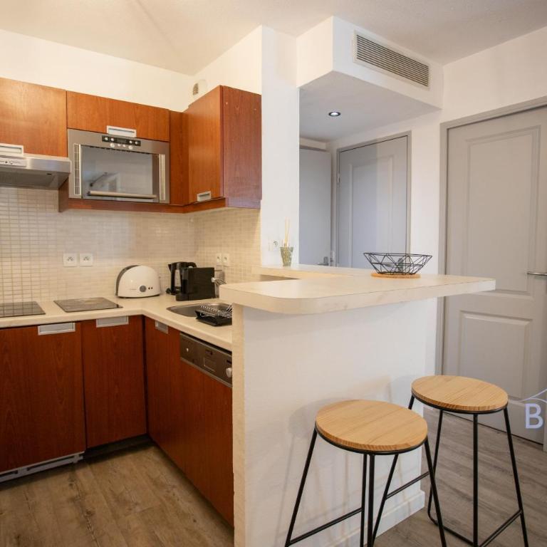 Lovely studio with golf course views close to the sea swimming pool park - Monolocale - 20