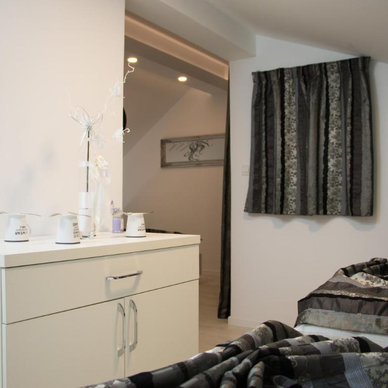 Rooms Villa Downtown - Deluxe Quadruple Room - 7