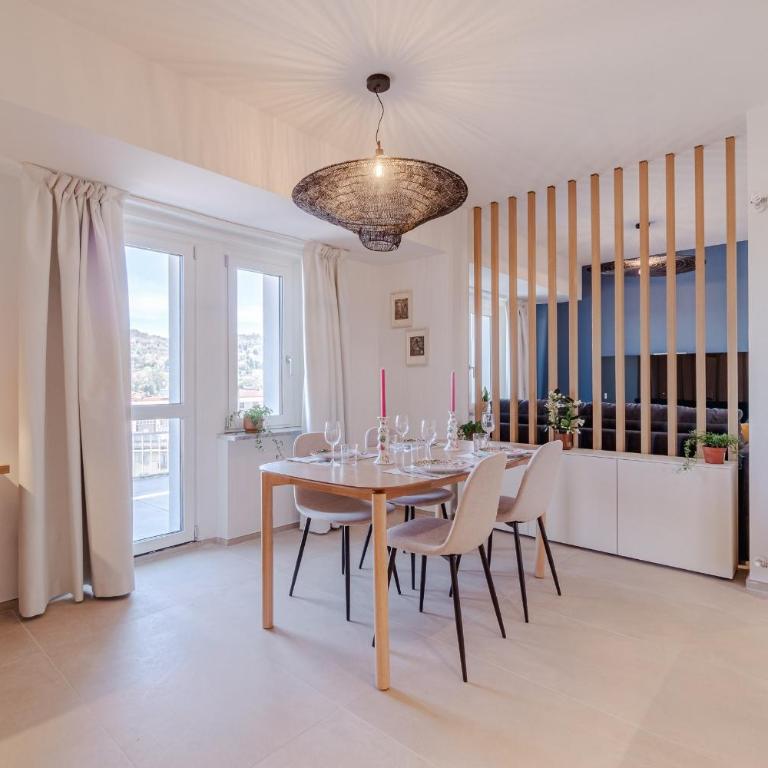 GuestHost -Carducci Attics - Penthouse Apartment - 12