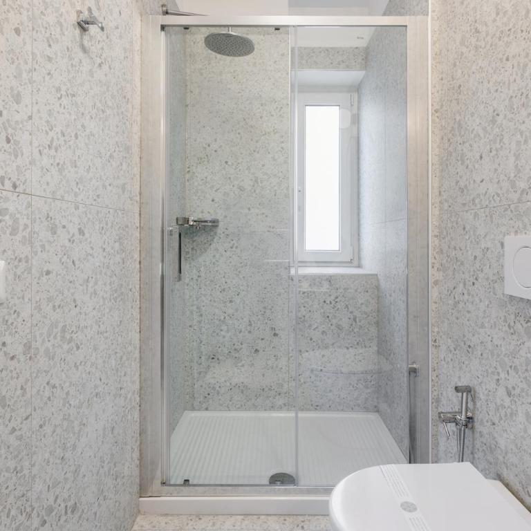 Luciano King's Guest House - Double Room with Private Bathroom - 13