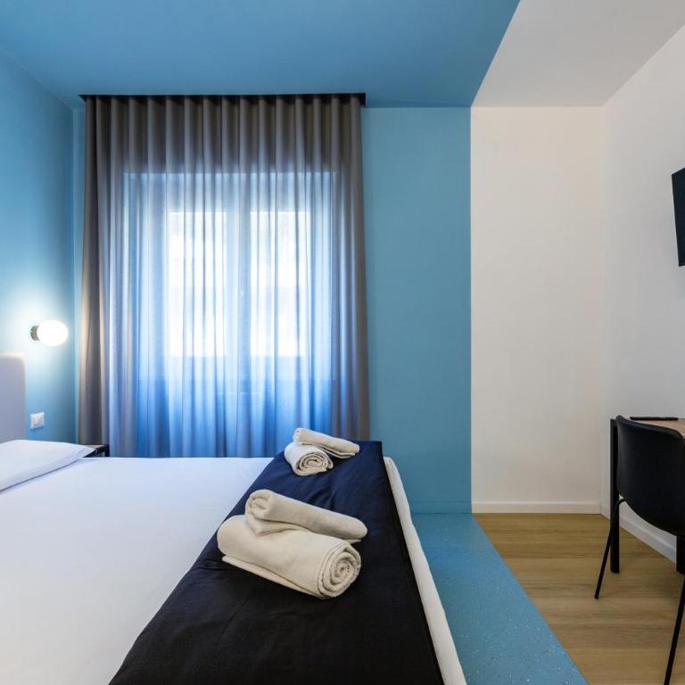 Luciano King's Guest House - Double Room with Private Bathroom - 8