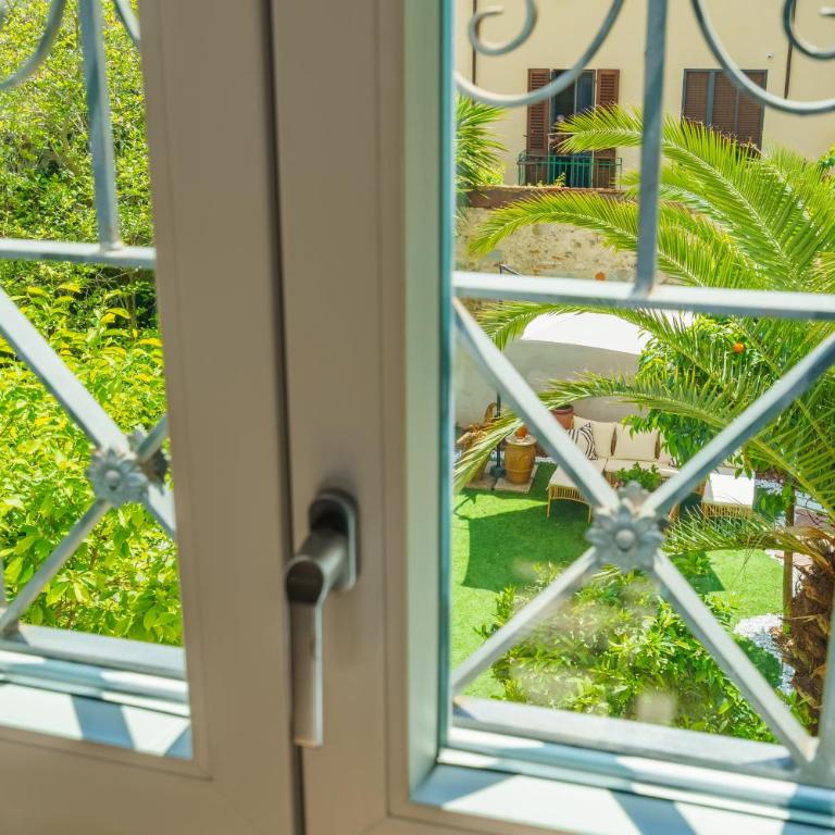 Urban Zen Garden- Entire house with 5 suites - Casa con 5 Camere da Letto - 57