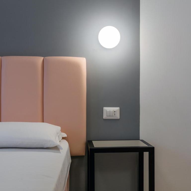 Luciano King's Guest House - Deluxe King Room - 6