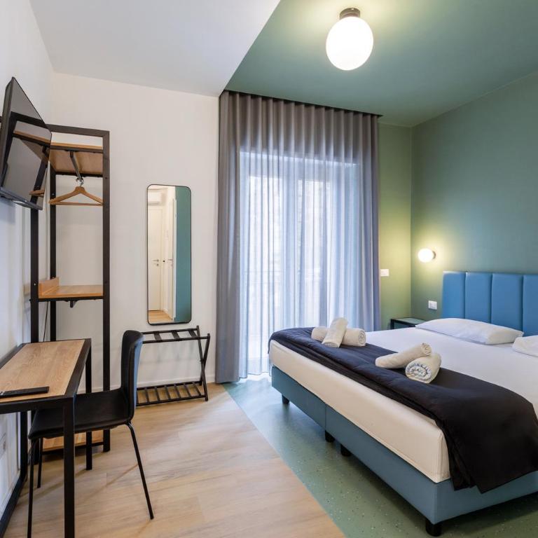 Luciano King's Guest House - Double Room with Balcony - 7