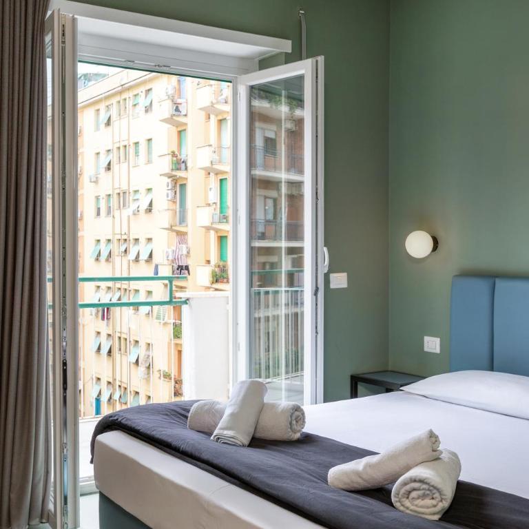 Luciano King's Guest House - Double Room with Balcony - 4