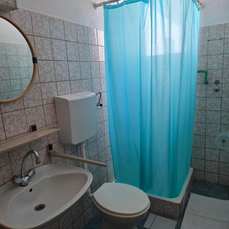 St Roko Guest House - Dvokrevetna Soba s Bračnim Krevetom s Pogledom na Vrt - 1