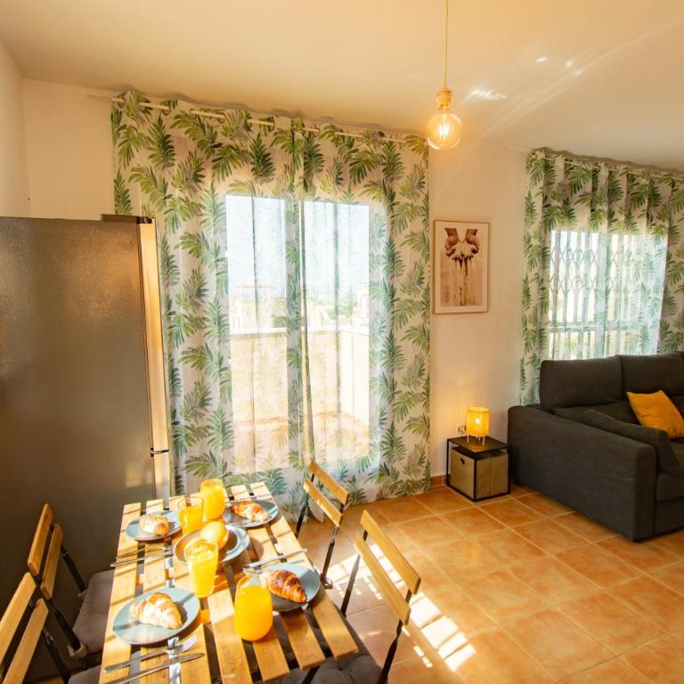 Terraza con Solarium y Piscina- By Aloha Palma - Apartamento de 2 dormitorios - 15