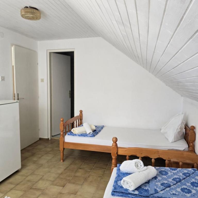 St Roko Guest House - Dvokrevetna Soba sa Zasebnim Krevetom i Sopstvenim Kupatilom - 1