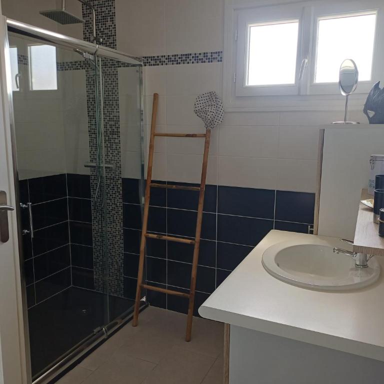 Maison 2 chambres sur terrain clos proche mer - Two-Bedroom House - 22