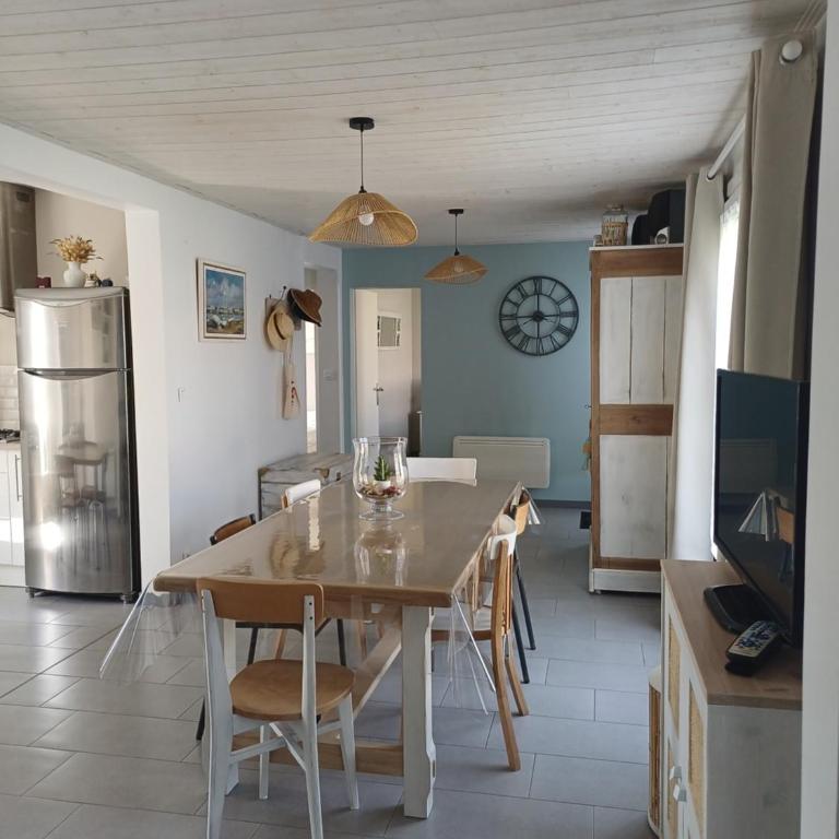 Maison 2 chambres sur terrain clos proche mer - Two-Bedroom House - 5