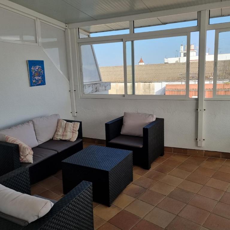 Ático en el corazón de la ciudad con plaza de garaje - Apartamento de 2 dormitorios - 68