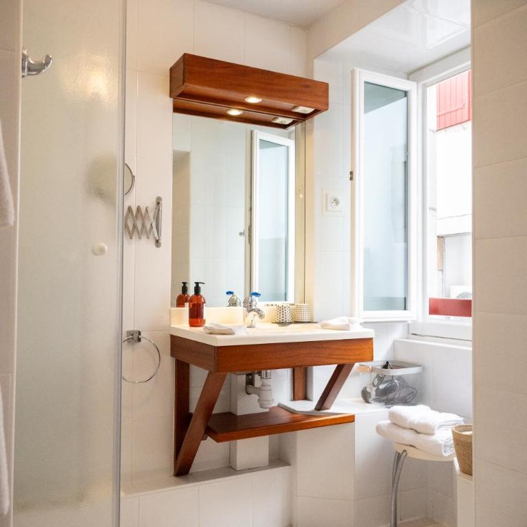Hotel Les Almadies - Coeur de Ville - Chambre Double avec Douche - 3