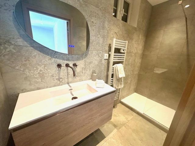 Grand Appartement 4 pièces dans Villa de charme rénovée proche plages et centre ville d'Antibes, Côte d'Azur - Appartement 3 Chambres Deluxe - 8