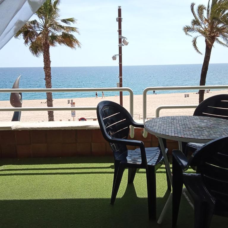 Piso Jover alojamiento en primera línea del Mar !! - Apartamento de 4 dormitorios con vistas al mar - 4