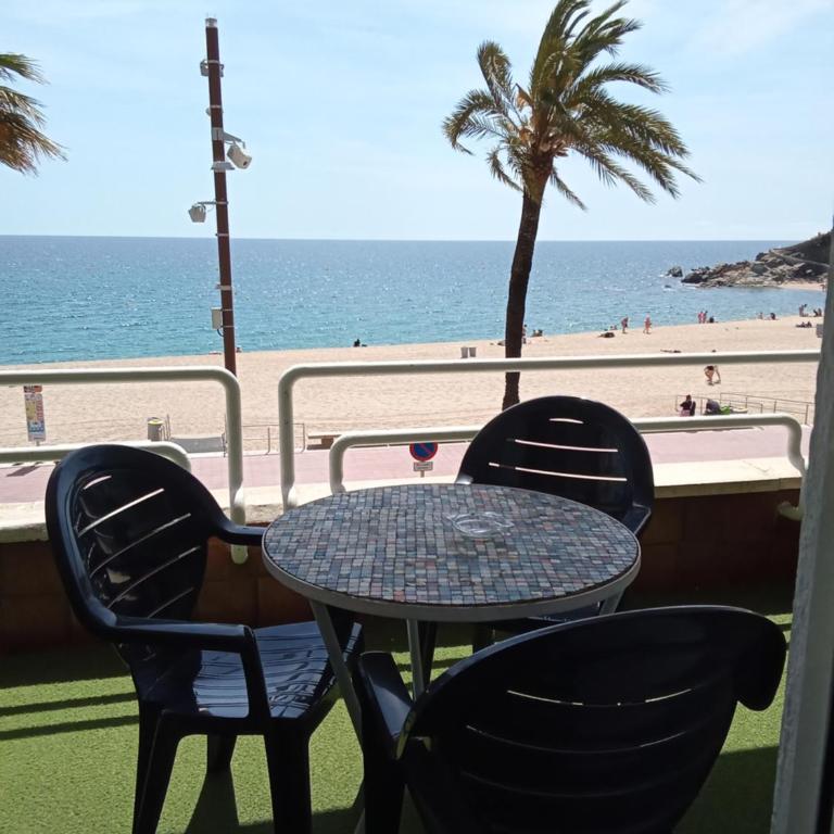 Piso Jover alojamiento en primera línea del Mar !! - Apartamento de 4 dormitorios con vistas al mar - 2