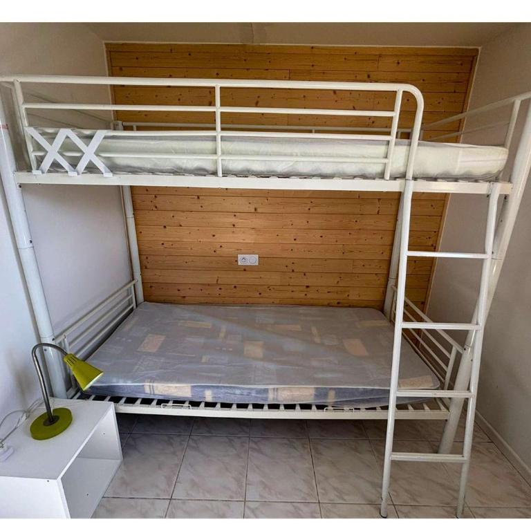 Charmant studio en rez-de-chaussée de chalet - Maison 1 Chambre - 8
