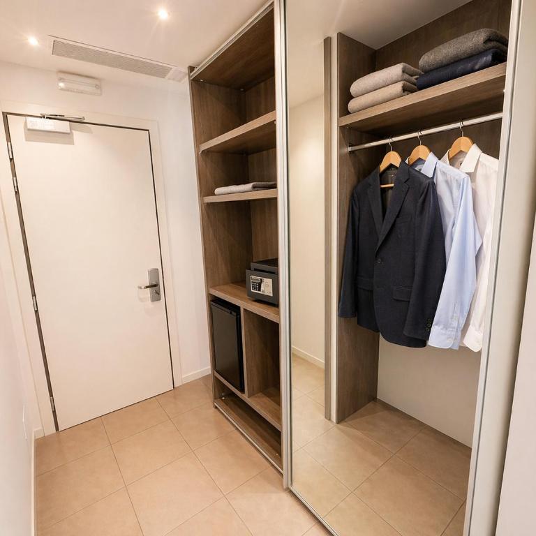 Hotel Karinzia - Prestige Double or Twin Room with Balcony and Sea View - 11