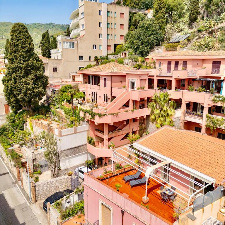 Penthouse with Sea View Terrace in the Heart of Taormina - Two-Bedroom Standard Apartment - 4