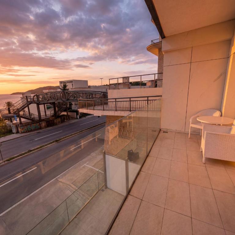 Shine Residence First Line Sea View - Two-Bedroom Apartment - 1